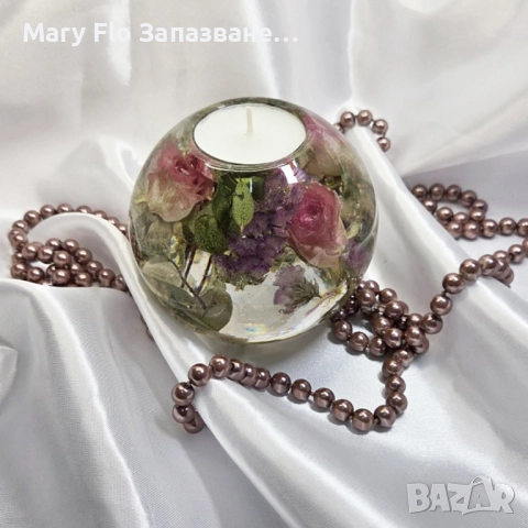 Свещник от естествени Спрей рози и полски цветя запечатани в епоксидна смола