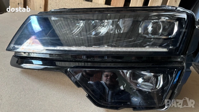 Фар за Шкода Кароя 