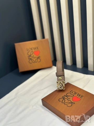 колани от естествена кожа в кутия loewe 