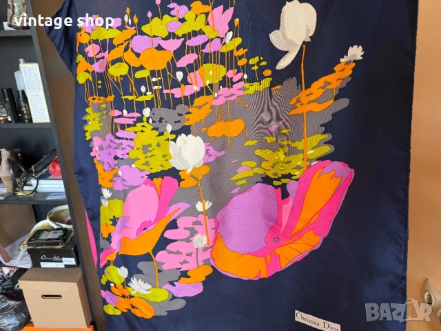 Копринен шал Christian Dior, снимка 2 - Шалове - 54181771