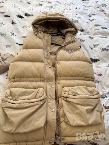 Прекрасна жилетка марка  "prada", снимка 3 - Жилетки - 53664129