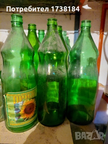 Стъклени бутилки за вино или ракия