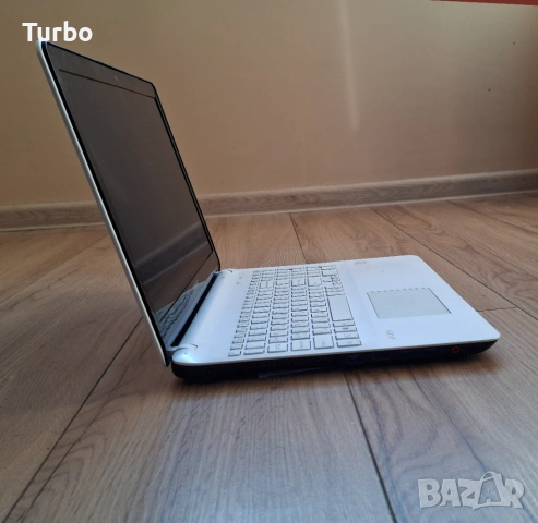 15.6' Sony Vaio 15 Core i3-3217u/Nvidia 740M 1GB/8GB/128GB SSD/Бат.3ч., снимка 7 - Лаптопи за дома - 53420030