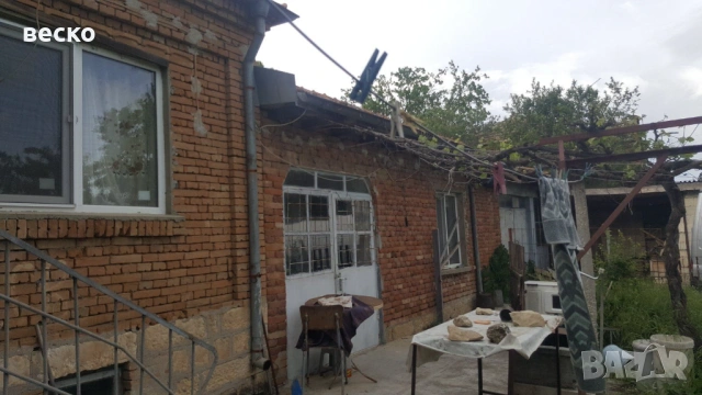 Продавам къща в село червенци от собственик, снимка 17 - Къщи - 53979851