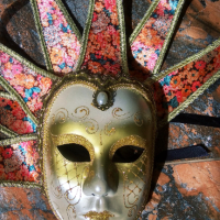 Венециански маски ръчно изработени и оцветени . Може и на стена да се позиционират , снимка 6 - Декорация за дома - 45035228