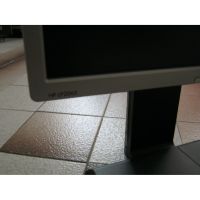 Монитор HP, снимка 2 - Работни компютри - 45573639