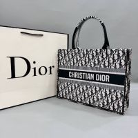 Дамска чанта Christian Dior, снимка 17 - Чанти - 45248528