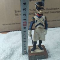 Статуетка на офицер от битката при Ватерло 15см., снимка 1 - Антикварни и старинни предмети - 45812620