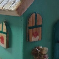 Цветна дървена къщичка , снимка 10 - Сувенири от дърво - 45422575