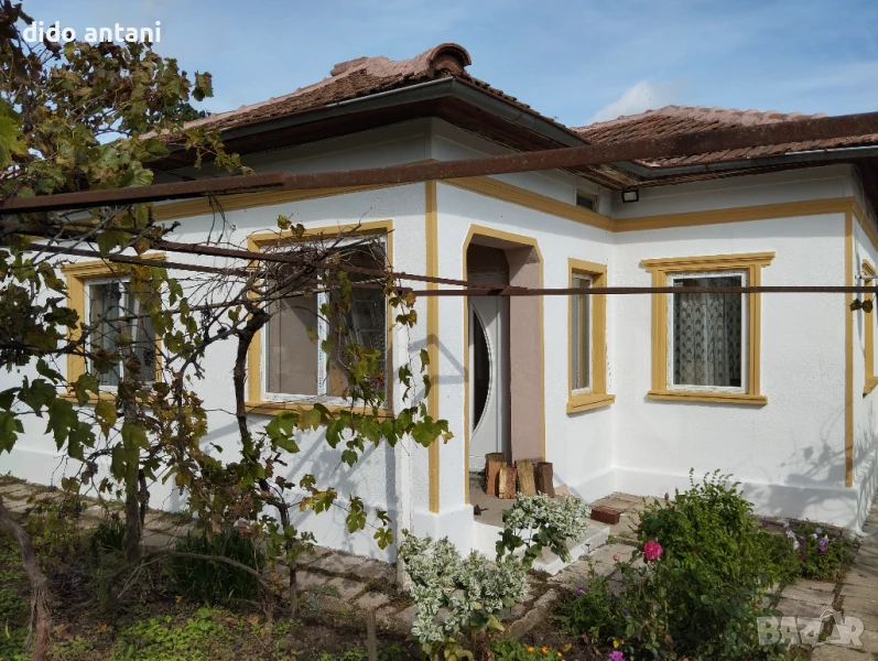 Тотално ремонтирана къща всичко ново от основи до покрив на 35 мин.до Морето и Балчик!, снимка 1