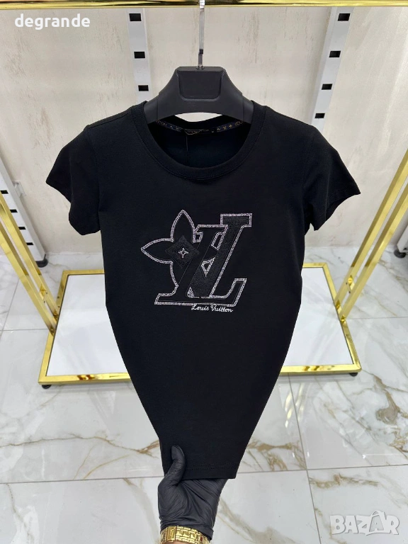 Нов Модел Дамска Тениска Louis Vuitton , снимка 1
