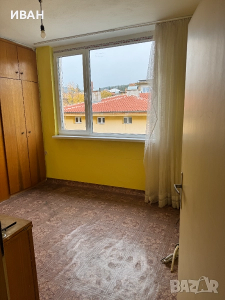 Продава МНОГОСТАЕН апартамент до Аязмото , снимка 1