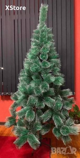 Коледна елха с шишарки и бели заскрежени връхчета, снимка 1