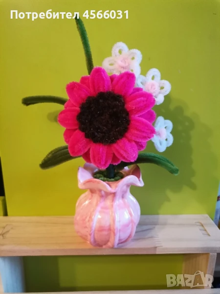 Керамична кашпа с цвете, снимка 1