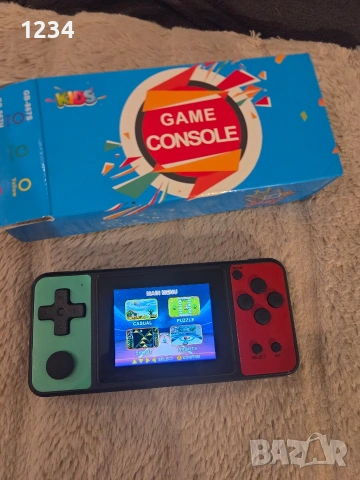 Преносима игрова конзола с вградени игри