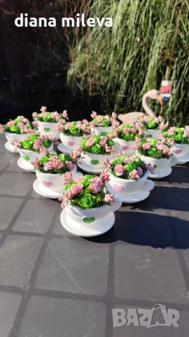 Сладурски чашки с нежни цветлета в зелено и розово!!, снимка 2 - Декорация за дома - 52069049
