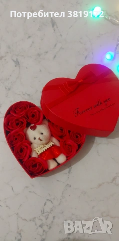 Изкуствени рози, кутии с цветя, кошници, снимка 8 - Изкуствени цветя - 53838617