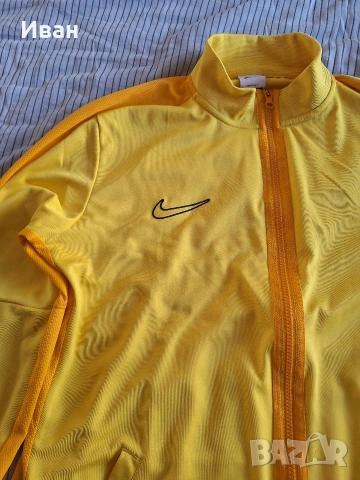 анцунг на Nike , снимка 2 - Спортни дрехи, екипи - 53111066