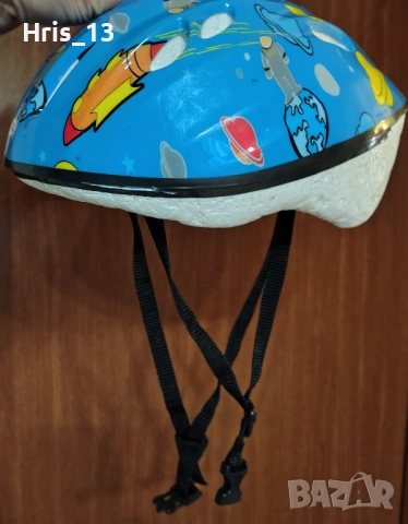 Комплект каска и наколенки , снимка 2 - Ролери, кънки - 54282775
