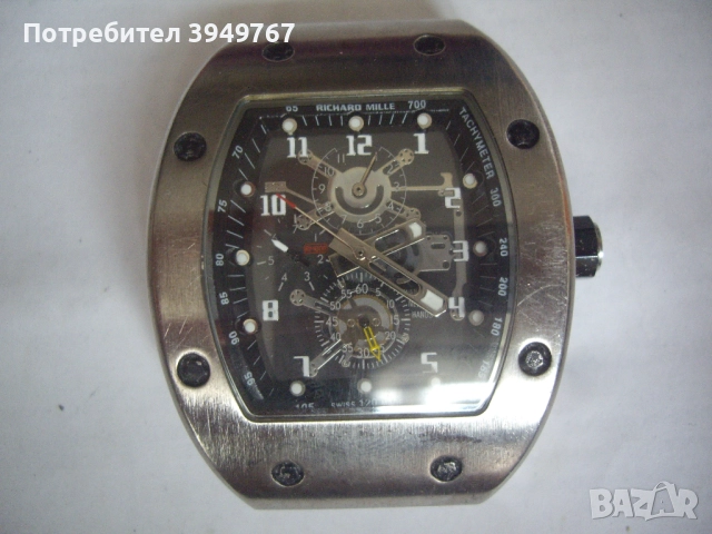 Стар швейцарски автоматичен часовник.