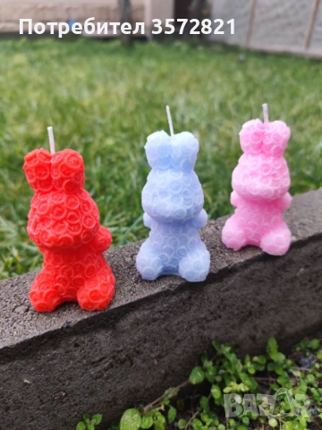 Ръчно изработени свещи от чист пчелен восък и от соев .