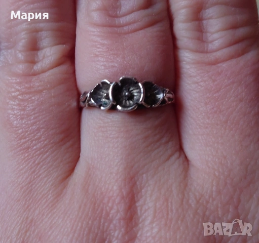 Сребърен пръстен със стилизирани цветчета, снимка 5 - Пръстени - 53056795