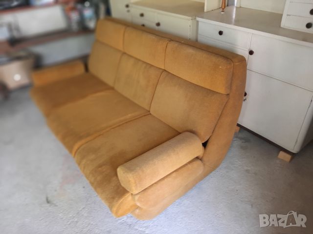 Масивен диван от 80 те години., снимка 5 - Дивани и мека мебел - 46392464