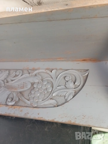 Продавам стара дървена полица с дърворезба , снимка 4 - Антикварни и старинни предмети - 53105473