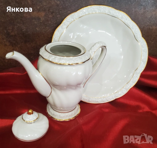 Комплект чайник и плато Jlmenau , снимка 2 - Антикварни и старинни предмети - 53602836