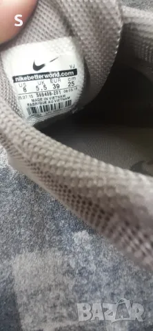 Маратонки Nike 39р, снимка 5 - Маратонки - 49782524