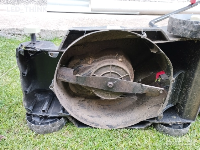 (за ремонт/части) Електрическа косачка 230V 1000W, снимка 6 - Градинска техника - 52085441