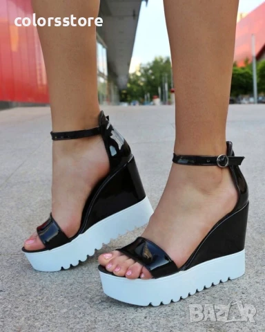 Сандали на платформа - черен лак - K200

