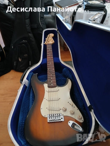 Продавам електрическа соло китара FENDER , снимка 1