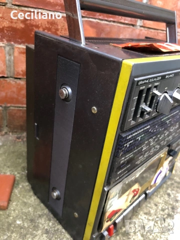 Радиокасетофон HITACHI TRK 9100E -за части-донор!, снимка 5 - Радиокасетофони, транзистори - 53731663