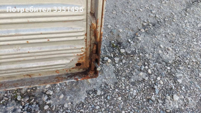 ПРОДАВАМ МАСИВНИ ЖЕЛЕЗНИ ГАРАЖНИ ВРАТИ В МНОГО ДОБРО СЪСТОЯНИЕ, снимка 7 - Гаражни врати - 54129292