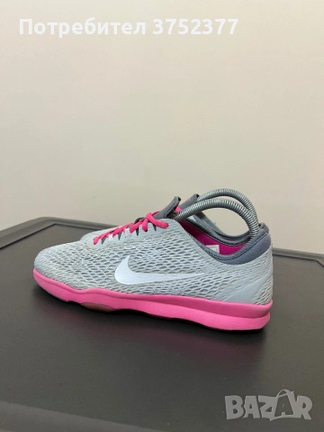 Оригинални маратонки Nike 38 номер, снимка 4 - Маратонки - 53960505