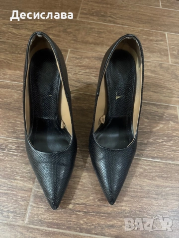 Два чифта обувки Зара и Бершка 36, снимка 3 - Дамски ежедневни обувки - 53689164