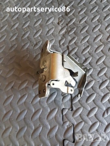 Заключващ механизъм за долна част на задна дясна врата за Mazda RX-8 RHD (2003-2008), снимка 2 - Части - 53612440