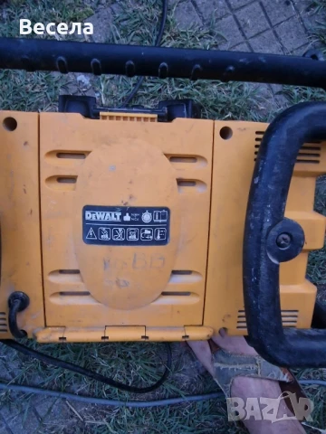 Dewalt DW911 Професионално радио с зарядно , снимка 3 - Радиокасетофони, транзистори - 51180033