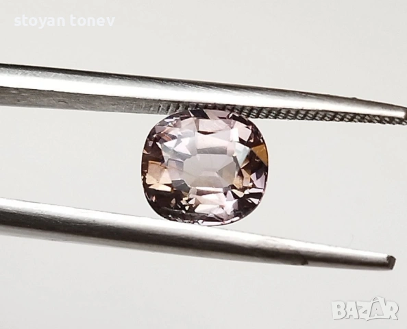  Рядък естествен електрически сиво-розов шпинел 1,41 карата! Сертификат!, снимка 12 - Други - 54155266