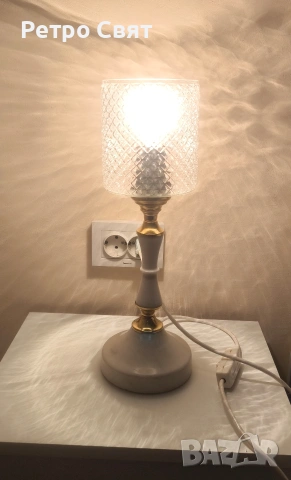 Настолна/нощна лампа , снимка 2 - Антикварни и старинни предмети - 54106662