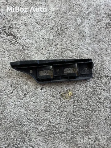 Държач предна броня Фолксваген Голф 5 VW Golf