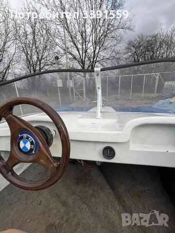 лодка тримаран с двигател и колесар , снимка 10 - Воден транспорт - 53485989