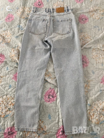 Дамски дънки Stradivarius , снимка 2 - Дънки - 53368907