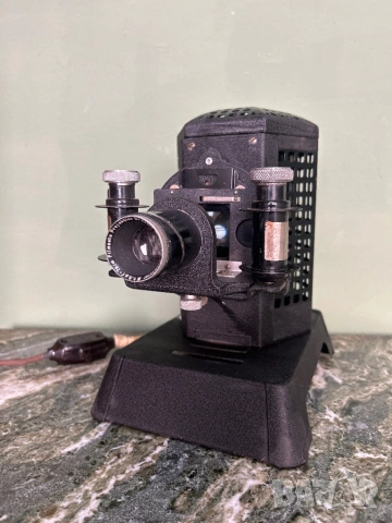 винтидж прожекционен апарат за диапозитиви или диафилми на марката Filmosto, снимка 3 - Антикварни и старинни предмети - 53971565