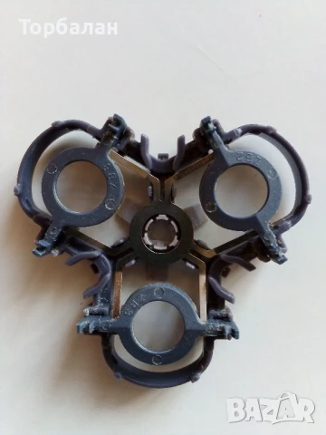 Бръснеща глава за самобръсначка Philips HQ6695, снимка 9 - Електрически самобръсначки - 50962480