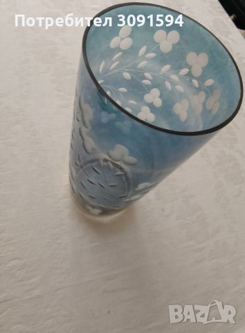 ретро синя стъклена ваза с гравирани цветя, снимка 9 - Антикварни и старинни предмети - 45620393