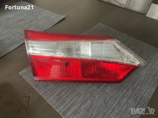 Toyota Corolla e180 седан - ляв стоп вътршрн