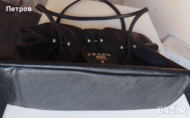 Дамска чанта, модел на Prada, снимка 3 - Чанти - 53792683