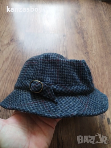 alfonso d'este - страхотна шапка КАТО НОВА, снимка 2 - Шапки - 52793888